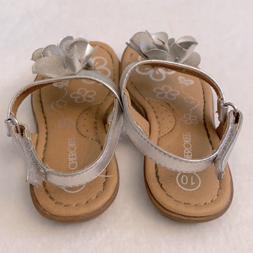 {Target} Cherokee | Silver Flower Spring/Summer Side Closure Sandal (10) - Picture 6 of 13